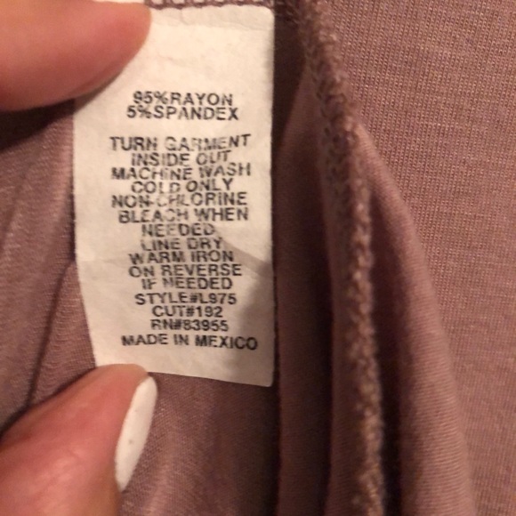 Romantic ruffle sleeve t-shirt (1x) - Picture 4 of 5